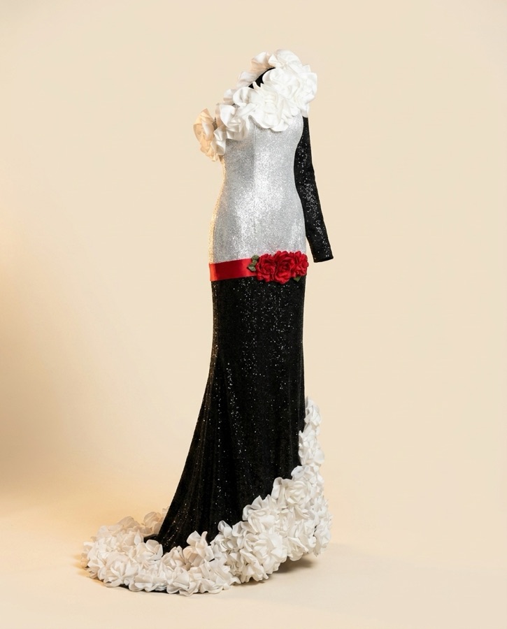 Caliente by Oscar B — silver with red rose